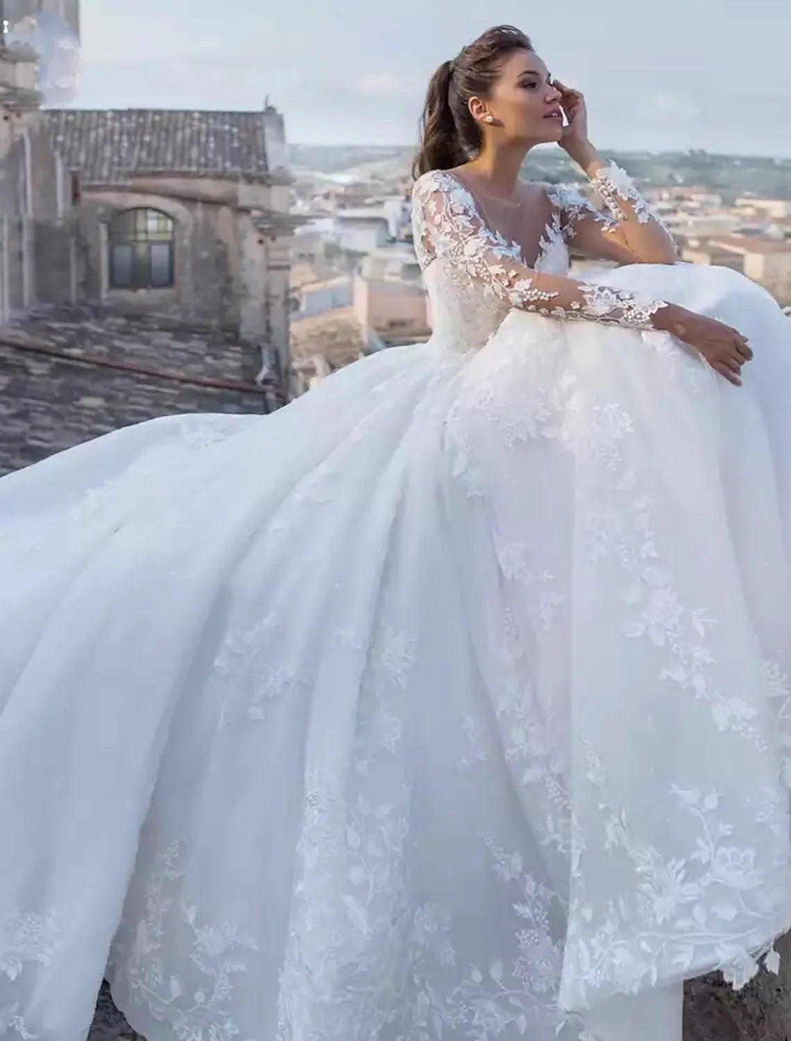 Engagement Open Back Sexy Formal Wedding Dresses Chapel Train Ball Gown Long Sleeve V Neck Lace With Appliques