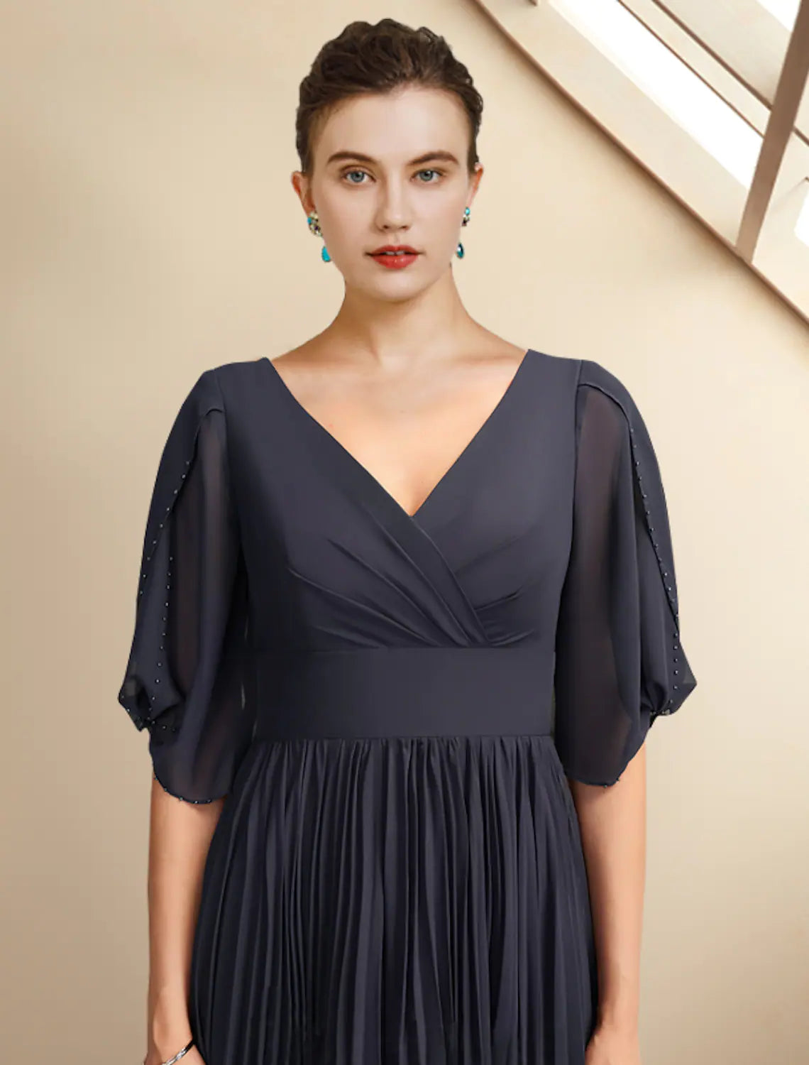 A-Line Mother of the Bride Dress Plus Size Elegant V Neck Chiffon Half Sleeve with Pleats